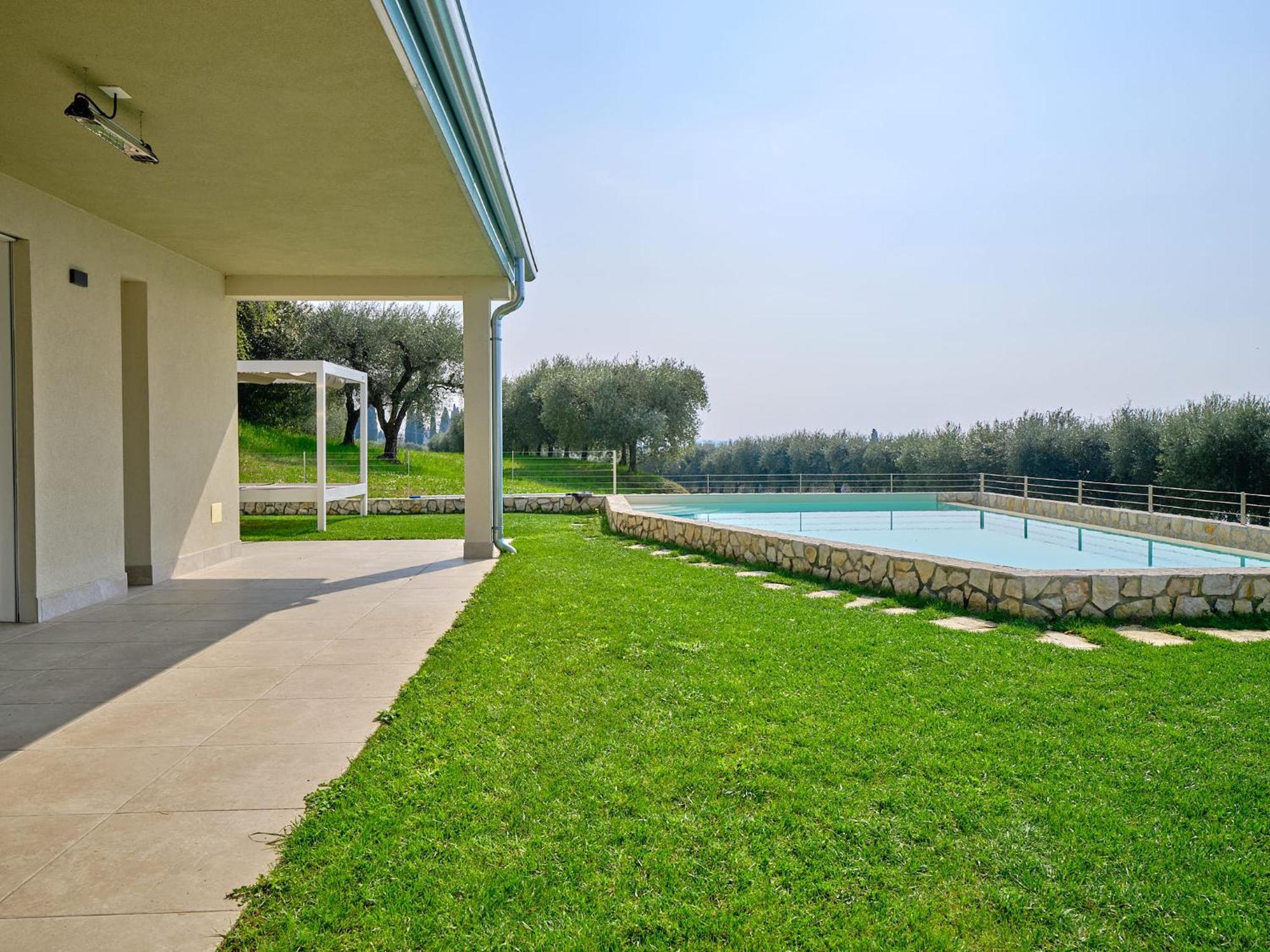 Villa Sunny Lake Suites Bardolino Exterior photo